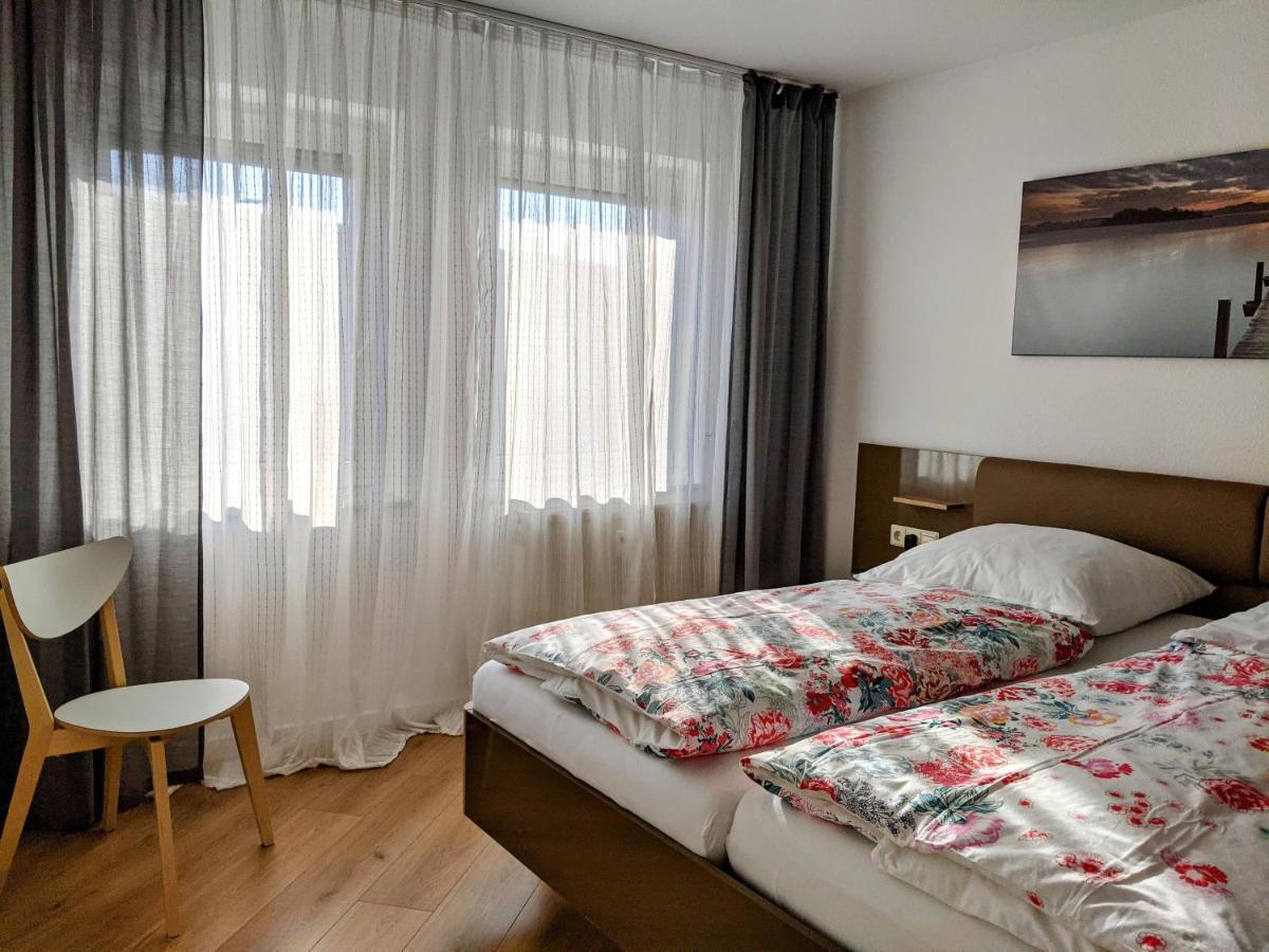 Cozy Apartment With Parking Garage Near Outlet Metzingen  Exterior photo